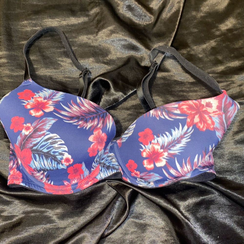 VS Pink Bra